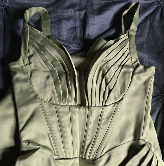 Flash sale!Faye pistachio green midi corset satin dress - Picture 5 of 6